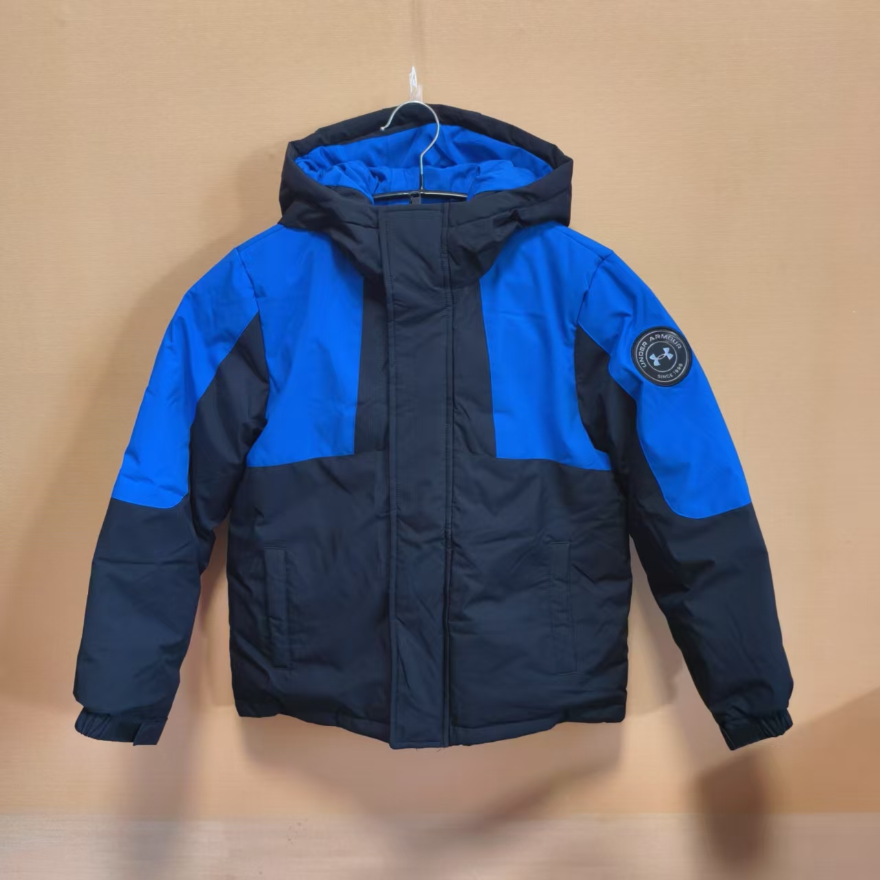 安德玛男童冬季羽绒服