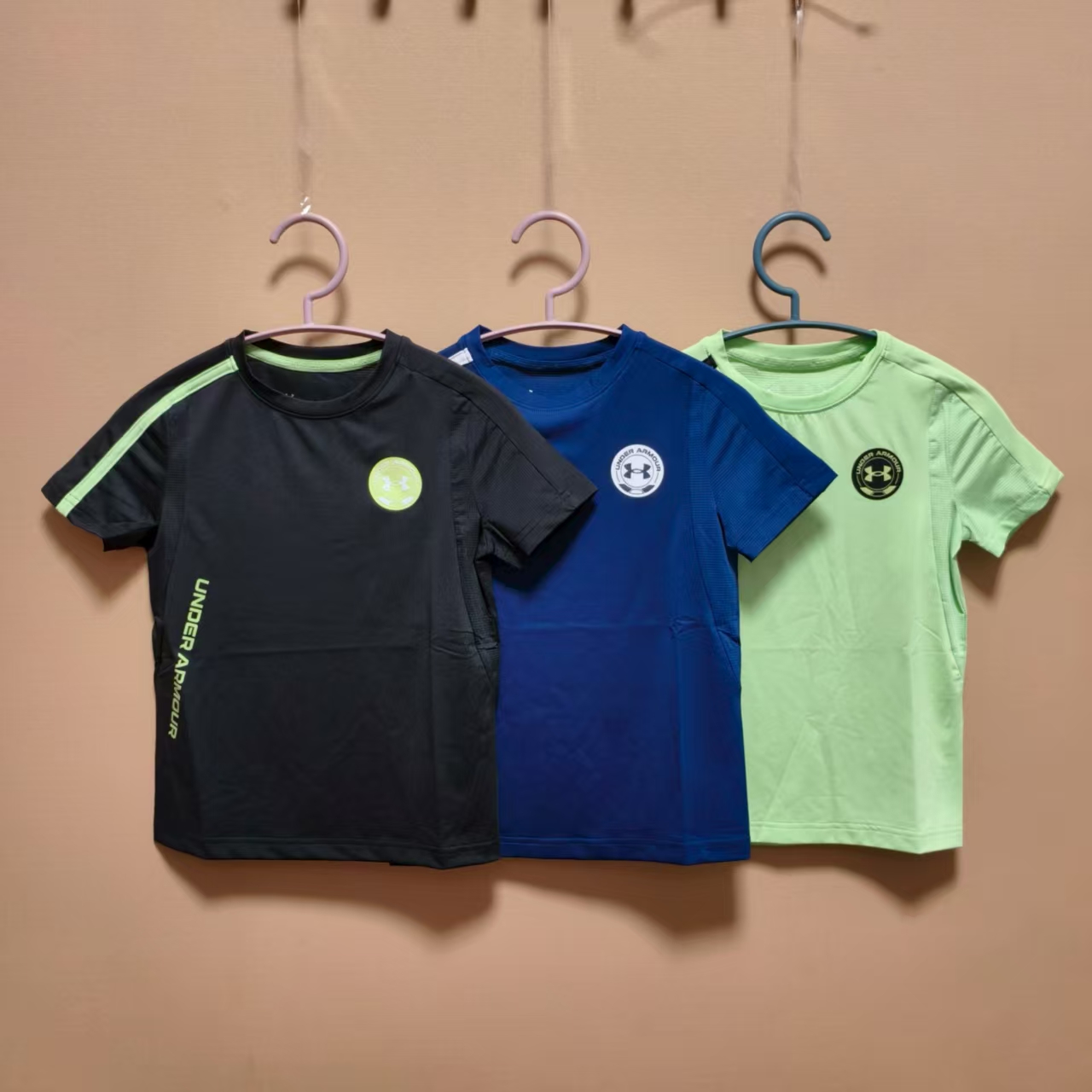 安德玛男童夏季速干短袖T恤