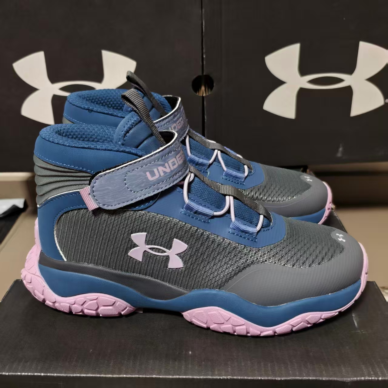 安德玛儿童秋冬季户外运动鞋