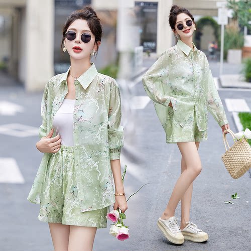 2024新中式国风洋气减龄印花防晒上衣短裤两件套套装夏季新款显瘦