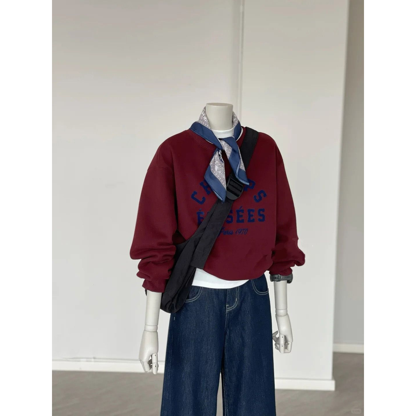 爆好看,穿搭推荐值满分!酒红色圆领套头卫衣女秋冬显白休闲上衣