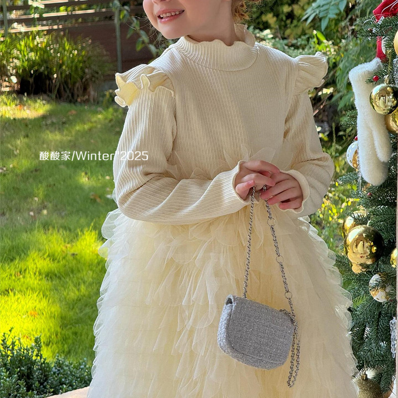 女童米色加绒半高领连衣裙