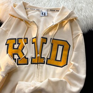 2024秋款卫衣男女连帽字母刺绣包条双层帽情侣外套102B-W6430P45,焦糖水桶包搭配粉色丝巾图片
