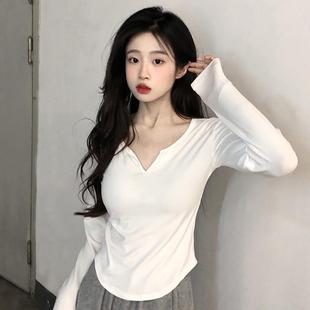 洋气春秋薄款 V领内搭女2025新款 高级感下摆弧形独特别致打底上衣