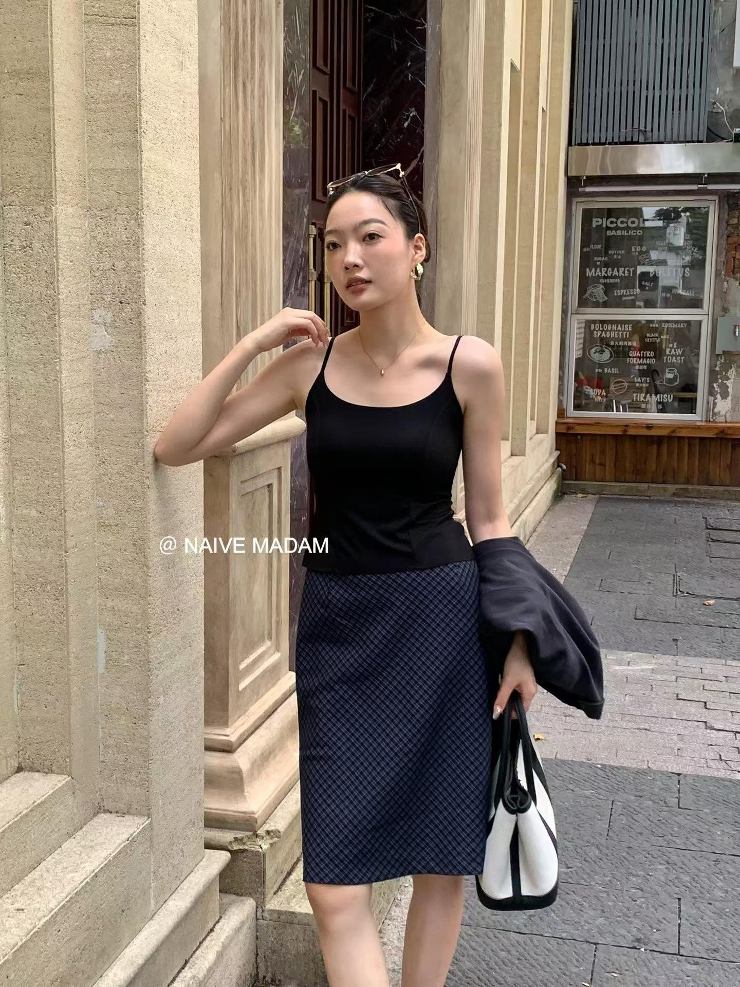 内目25329初秋新款裁剪藏住赘肉带胸垫磨毛背心内搭外穿吊带上衣