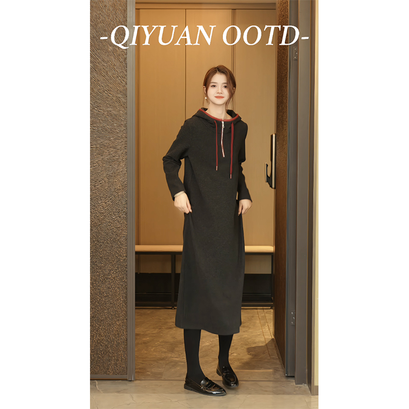 柒院家微胖大码设计感连帽连衣裙