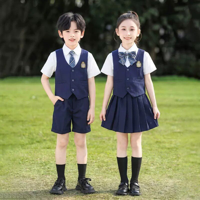 英伦学院风小学生校服合唱演出