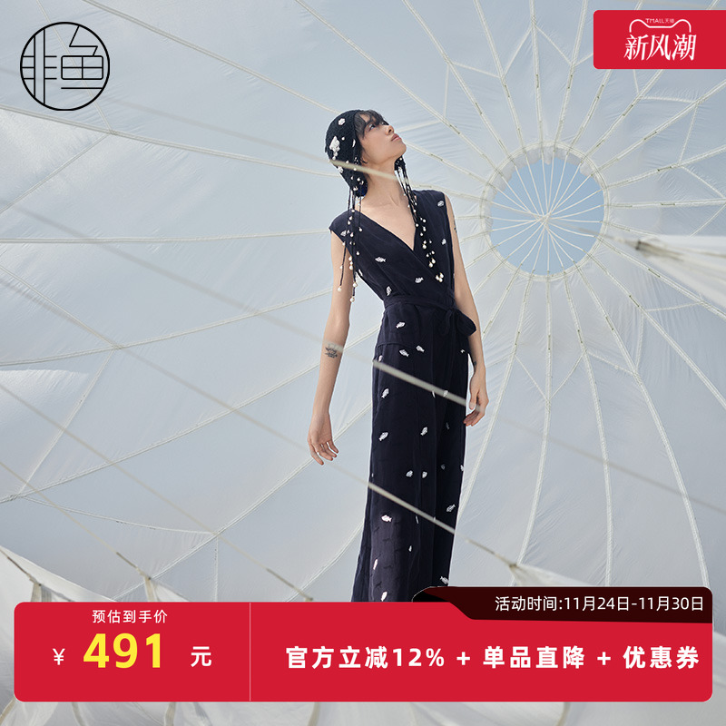 非鱼2024夏季V领气质连体裤修身显瘦无袖连体裤子文艺刺绣裤