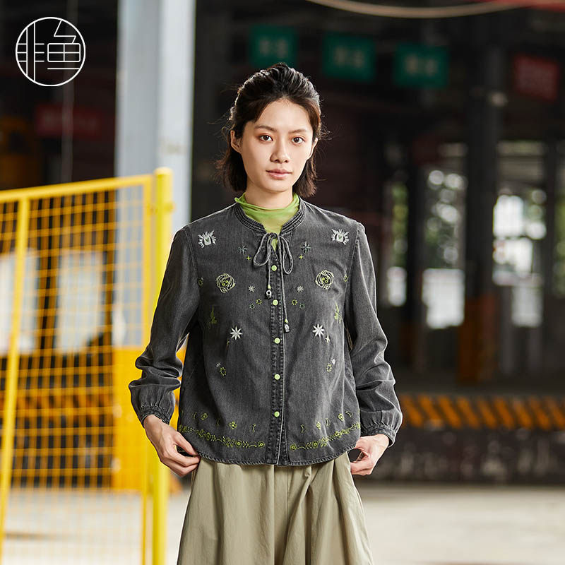 非鱼牛仔衬衫2024秋季原创刺绣女衬衫复古文艺风牛仔开衫上衣