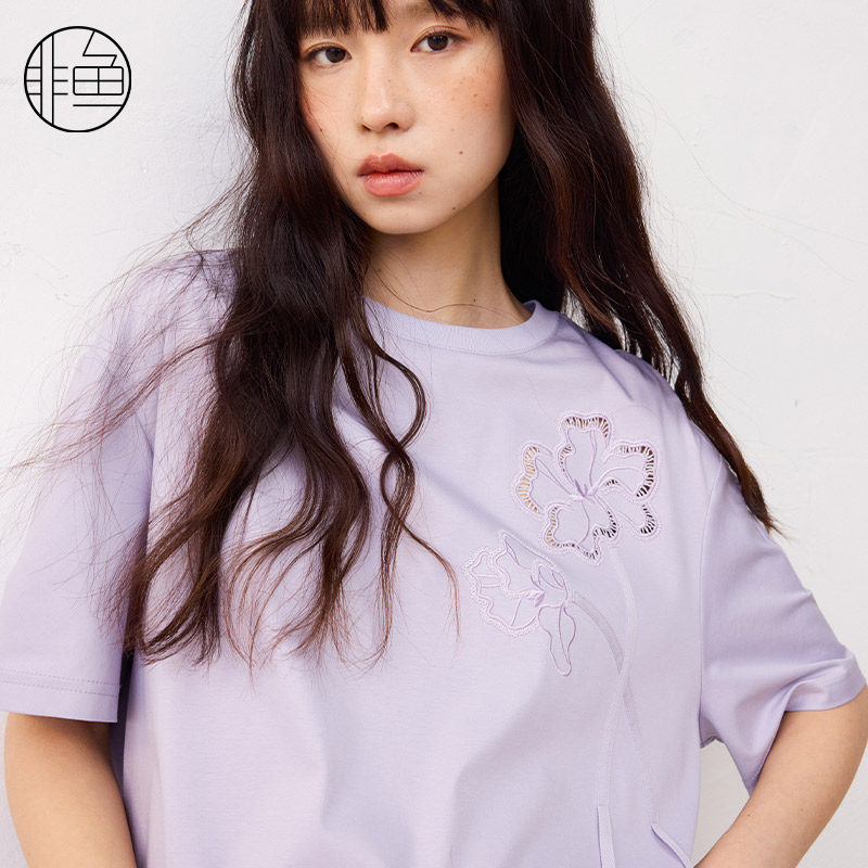 非鱼2025夏季新款镂空刺绣上衣时尚设计感套头T恤衫休闲百搭女T