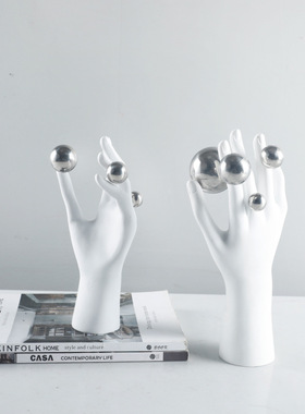 极简现代树脂白色手掌雕塑样板间创意金属泡泡球艺术家居装饰品