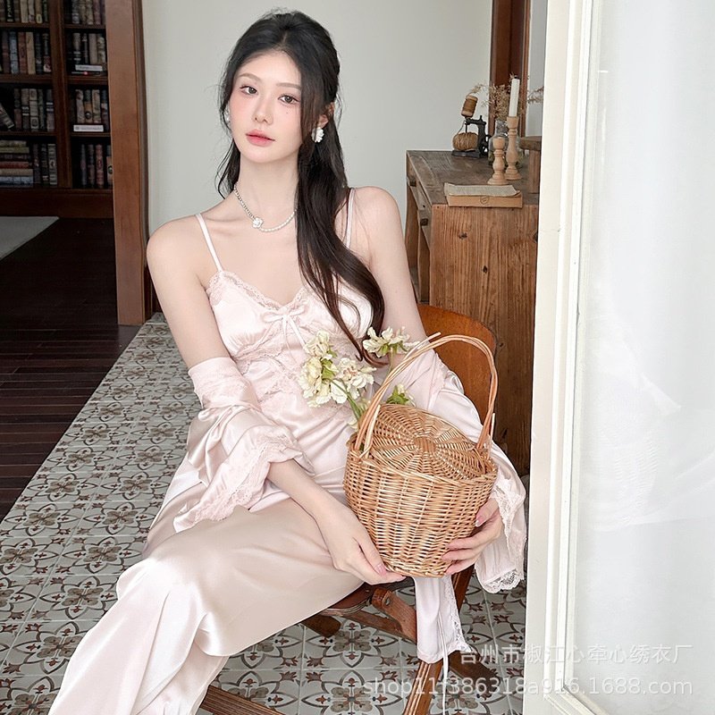 25新款女士蕾丝吊带带胸垫睡衣冰丝法式复古宫廷风家居服三件套