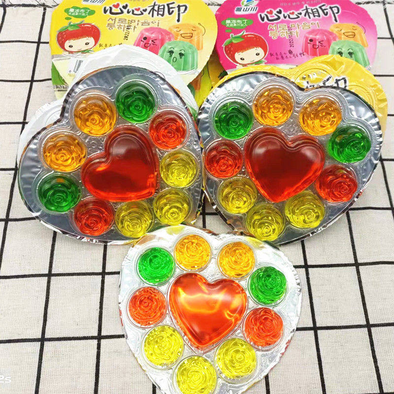 校园小卖部趣味休闲小零食七彩玫瑰造型心形果冻儿童喜爱小吃点心