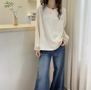 欧洲站2025冬装中式绸缎长袖衬衫女圆领刺绣装饰米白色时尚上衣女