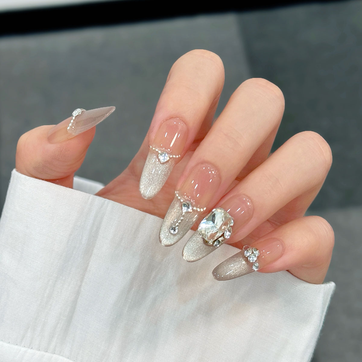 可拆卸高级轻奢手工猫眼穿戴甲爆闪美甲贴片成品日常-V06