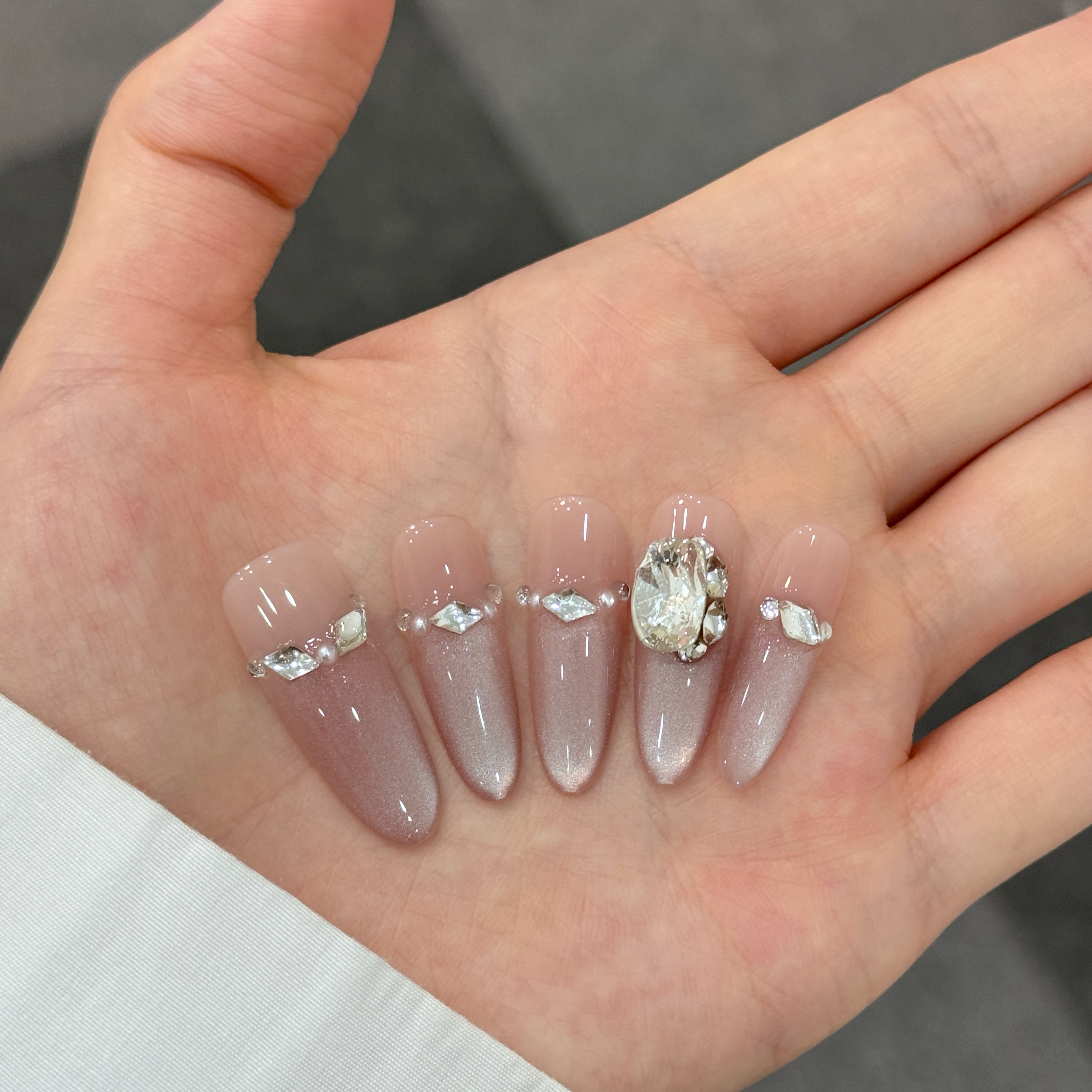 高级轻奢手工猫眼穿戴甲爆闪显白美甲贴片成品日常-V09