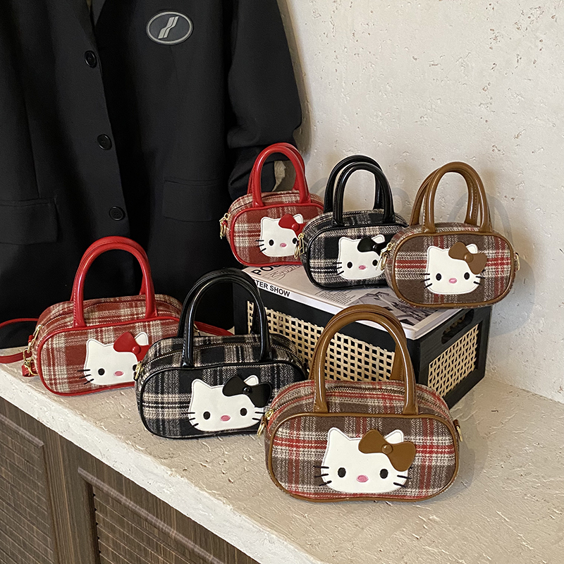 可爱猫咪格子手拎斜跨包女童出游
