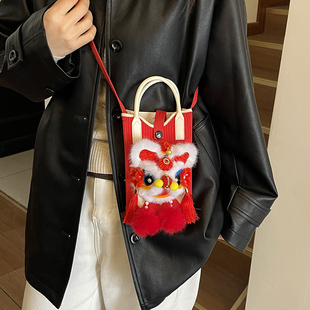 成品手工包新年红色手机包针织醒狮包包洋气女生单肩斜挎拜年红包