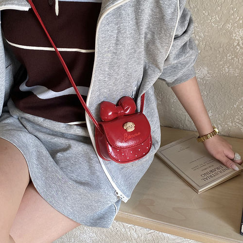 蝴蝶结可爱红色pu皮零钱斜跨包女