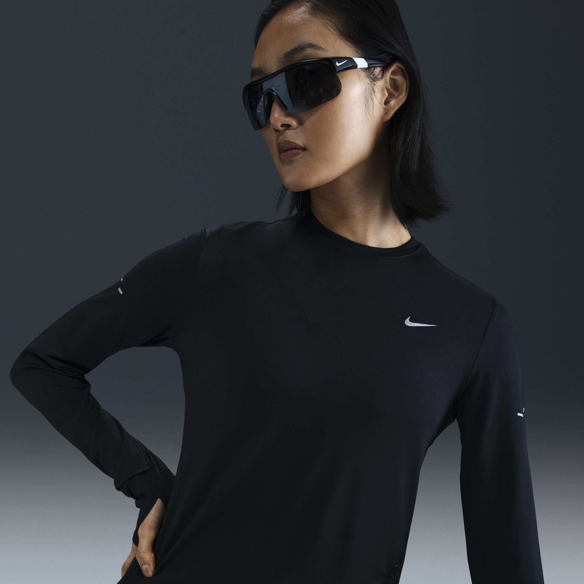 Nike耐克SWIFT DRI-FIT女子秋速干跑步上衣黑色长袖