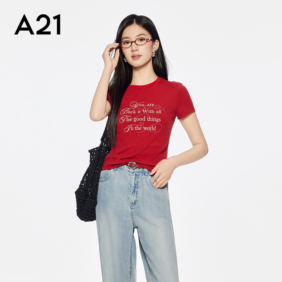 A21女装印花字母圆领薄款T恤简约短款修身套头上衣