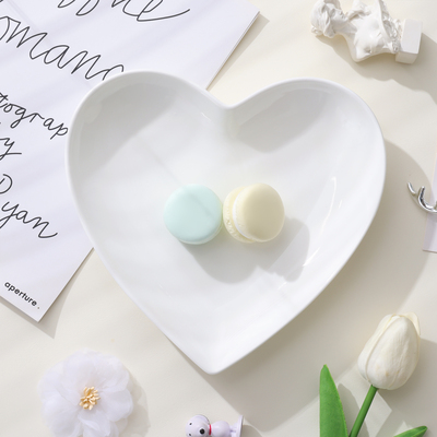 高颜值白色陶瓷盘子创意餐具