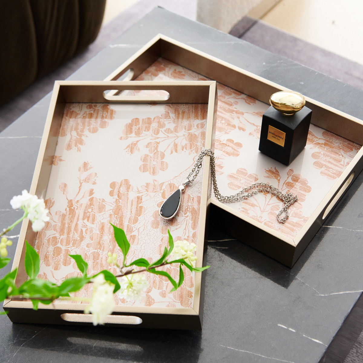 现代简约繁花金色托盘墨韵波纹黑色装饰盘客厅茶几长形圆形收纳盘