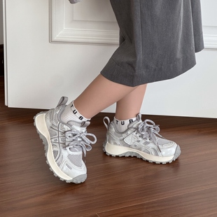 儿童透气运动鞋2026夏季薄款男童网鞋魔术贴女童跑步鞋防滑老爹鞋