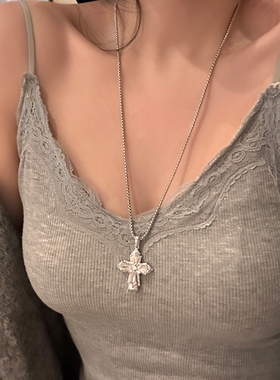 甜酷风重工镶钻十字架吊坠项链潮气质小众设计感长款锁骨链毛衣链
