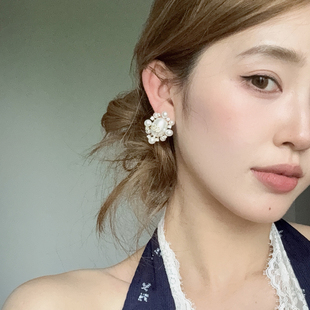 复古夸张珍珠耳环气质独特轻奢高级感椭圆形镶钻耳钉法式 优雅耳饰