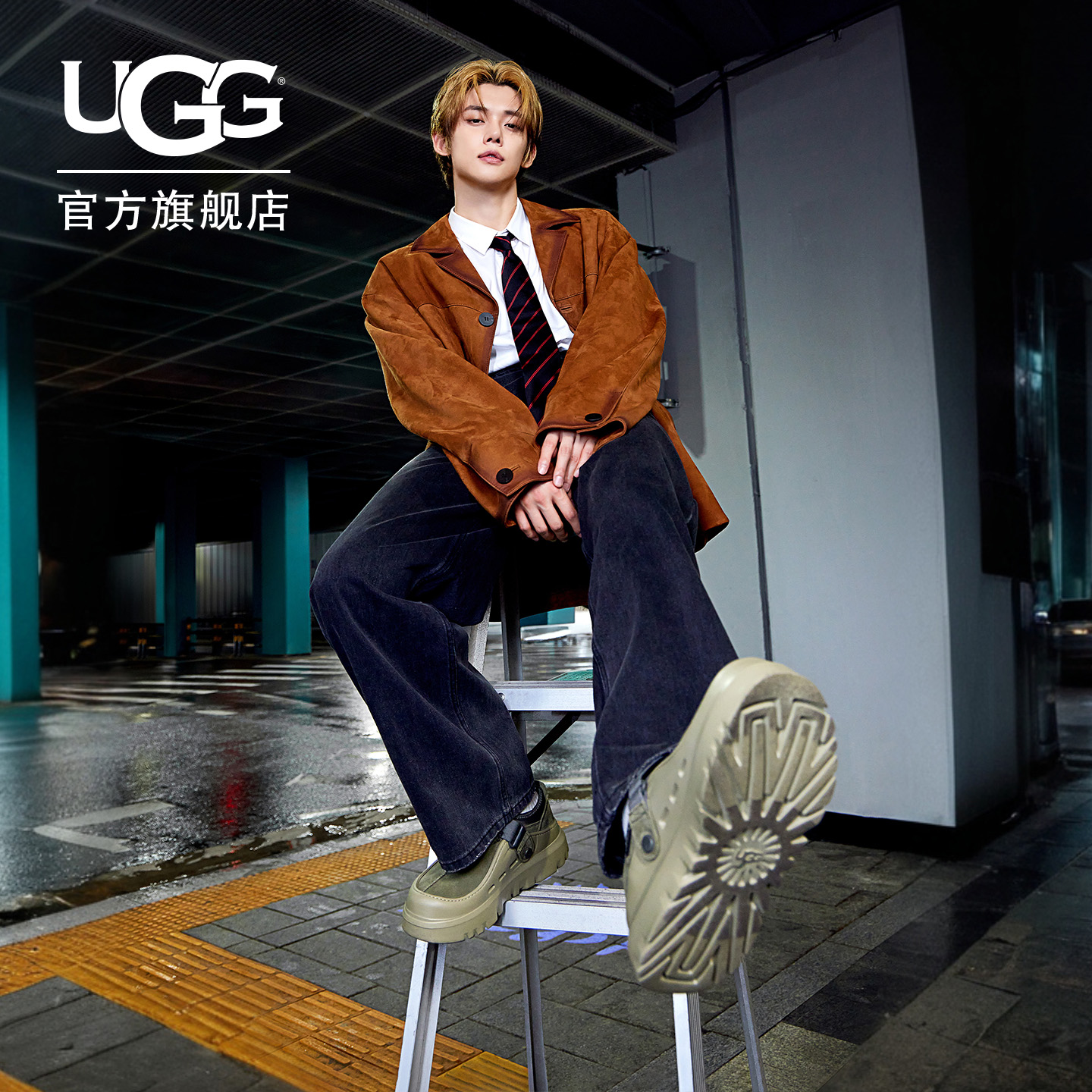 UGG低帮厚底魔术贴束带休闲鞋