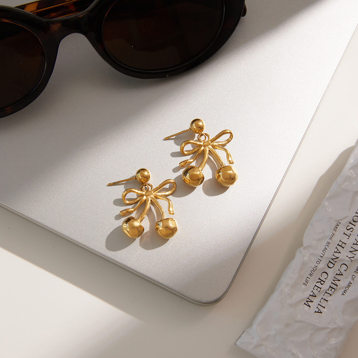 欧美蝴蝶结樱桃钛钢耳钉轻奢感耳环耳饰跨境不锈钢饰品女,饰品/流行首饰/时尚饰品新,耳钉,淘宝优惠券,粉丝福利购,淘宝优惠卷