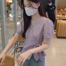 法式气质紫色v领短袖衬衫女夏季大码胖MM设计感收腰显瘦别致上衣