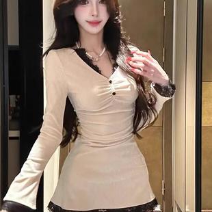 修身 法式 新款 连衣裙女冬季 加厚内搭短裙 御姐风V领蕾丝边拼接长袖