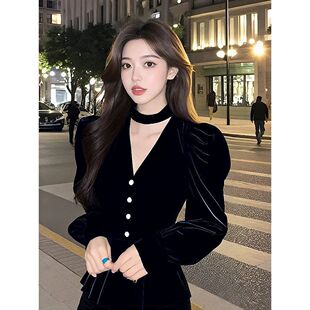 小香风黑色丝绒长袖收腰显瘦衬衫女款2026秋新款法式独特漂亮上衣