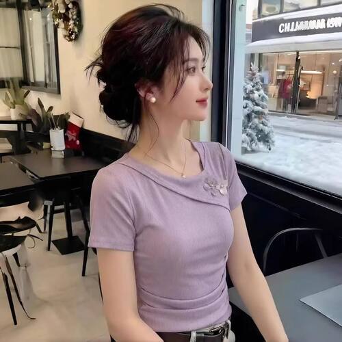 小个子浅紫色短袖t恤女设计感