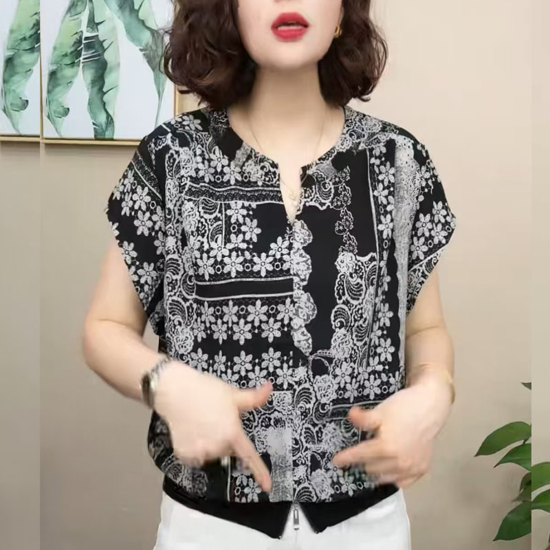 2025夏季新款妈妈短袖印花薄款上衣中年女装宽松显瘦天丝棉t恤衫