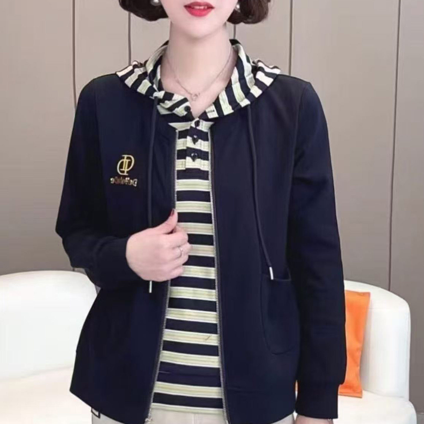 秋季新款妈妈纯棉长袖卫衣洋气减龄女装宽松遮肚休闲上衣薄款外套