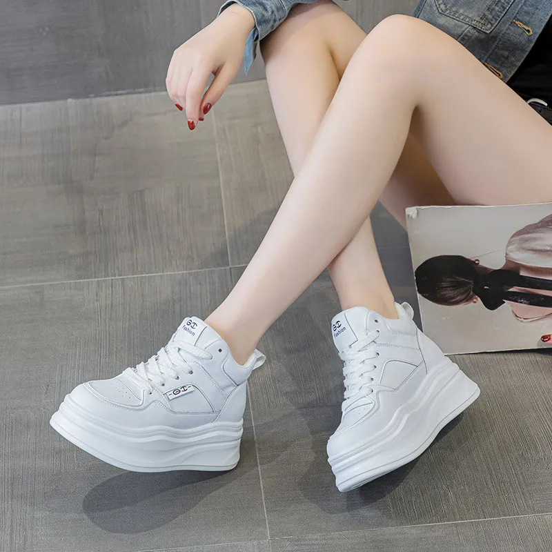 2025秋冬季新款真皮女鞋厚底内增高休闲高帮小白鞋子女百搭平底鞋