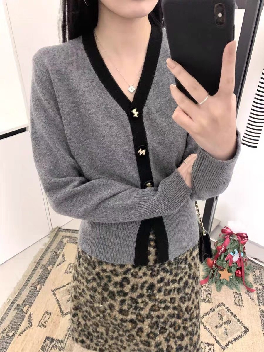 2026新款小马纽扣V领加厚羊毛衫开衫女宽松显瘦毛衣针织打底女,女装/女士精品,毛衣,淘宝优惠券,粉丝福利购,淘宝优惠卷