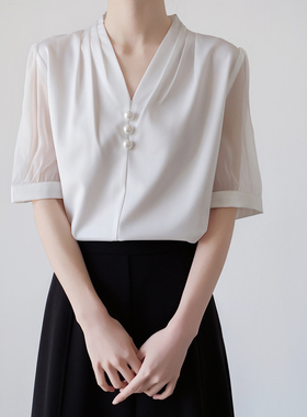 时尚气质显瘦职业通勤法式缎面短袖白色衬衫女士夏季新款V领上衣