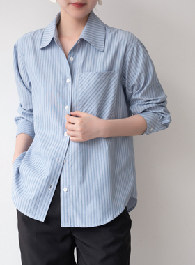 慵懒松弛感蓝色条纹衬衫女2026春季设计感小众OL职业通勤叠穿衬衣
