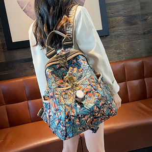 高级感南韩丝百搭轻便双肩包女新款大容量户外登山包健身包旅游包