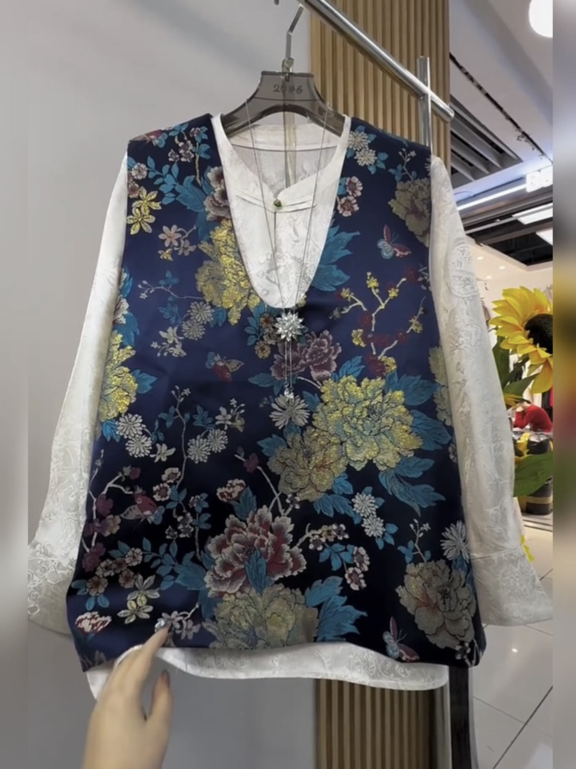 秋冬大码女装重工提花马夹国风衬衫宽松显瘦减龄小众上衣遮肉内搭