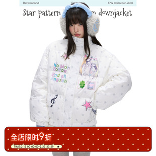 BETWEENAND 冬季星星图案90白鸭绒保暖外套新款宽松泡芙白羽绒服
