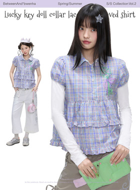 BETWEENAND「幸运钥匙」夏季紫色格子印花上衣娃娃领花边短袖衬衫