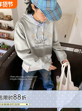 BETWEENAND 灰色小狗刺绣蓝色格纹帽子宽松上衣卫衣女秋秋季休闲