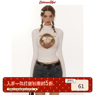 BETWEENAND 紧身小高领打底 基础多巴胺油画小羊画像长袖上衣冬