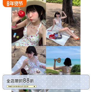 BETWEENAND 夏日水果波点满印海边温泉泳衣女 荷叶边短裤两件套