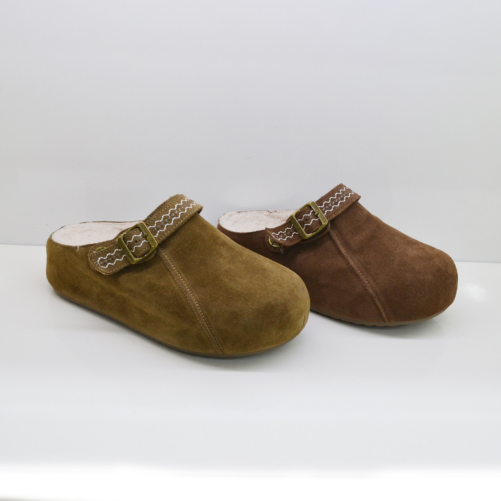 冰洁女鞋2025冬新款磨砂牛皮增高厚底加绒保暖包头勃肯拖鞋99-575